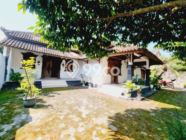 Rumah Mewah Dijual LT 681m2 di Banjarsari, Solo Rumah Mewah Dijual LT 681m2 di Banjarsari, Solo