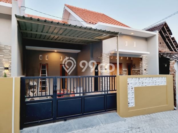 Rumah Lingkungan Asri di Colomadu, Karanganyar, Luas 83m² Bangunan 70m² Rumah Lingkungan Asri di Colomadu, Karanganyar, Luas 83m² Bangunan 70m²