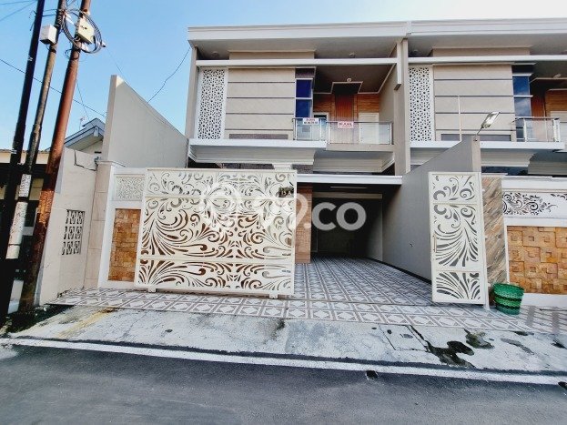 Rumah LT 300m² di Banjarsari, Surakarta - Lokasi Strategis Rumah LT 300m² di Banjarsari, Surakarta - Lokasi Strategis