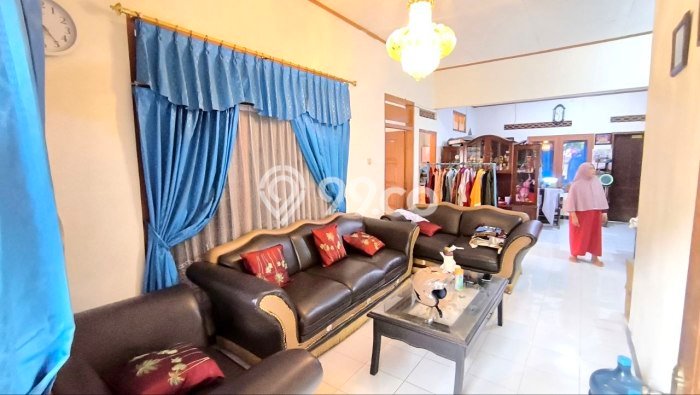 Hunian Cantik Modern Lb 150m2 di Laweyan, Surakarta Hunian Cantik Modern Lb 150m2 di Laweyan, Surakarta