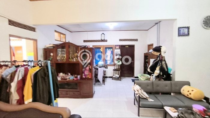 Hunian Cantik Modern Lb 150m2 di Laweyan, Surakarta Hunian Cantik Modern Lb 150m2 di Laweyan, Surakarta