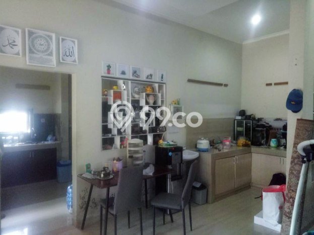 Jual Rumah Bagus Siap Huni LB 220m2 di Colomadu, Karanganyar Jual Rumah Bagus Siap Huni LB 220m2 di Colomadu, Karanganyar