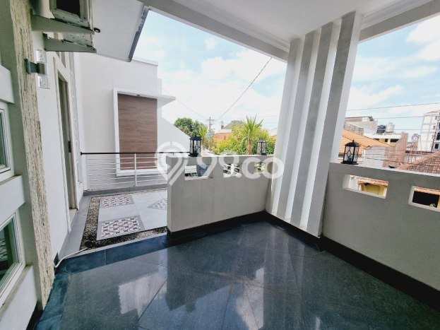 Dijual Cepat Rumah Bagus Siap Huni LB 250m2 di Banjarsari, Surakarta Dijual Cepat Rumah Bagus Siap Huni LB 250m2 di Banjarsari, Surakarta