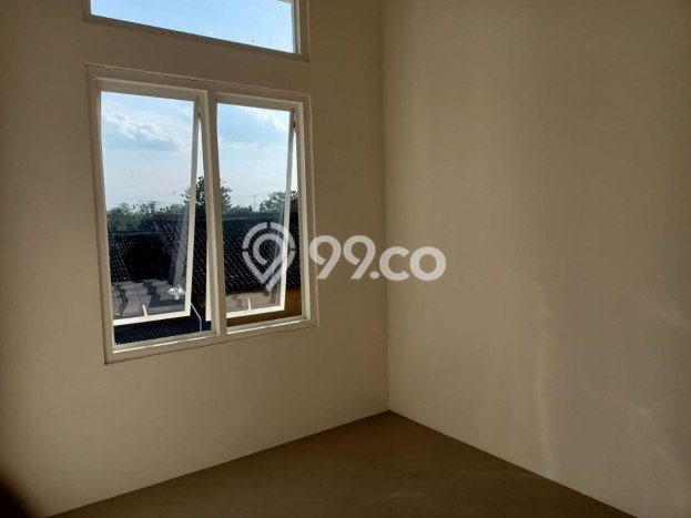 Rumah Terawat di Banjarsari, Surakarta, Luas Tanah 219m², Luas Bangunan 300m² Rumah Terawat di Banjarsari, Surakarta, Luas Tanah 219m², Luas Bangunan 300m²