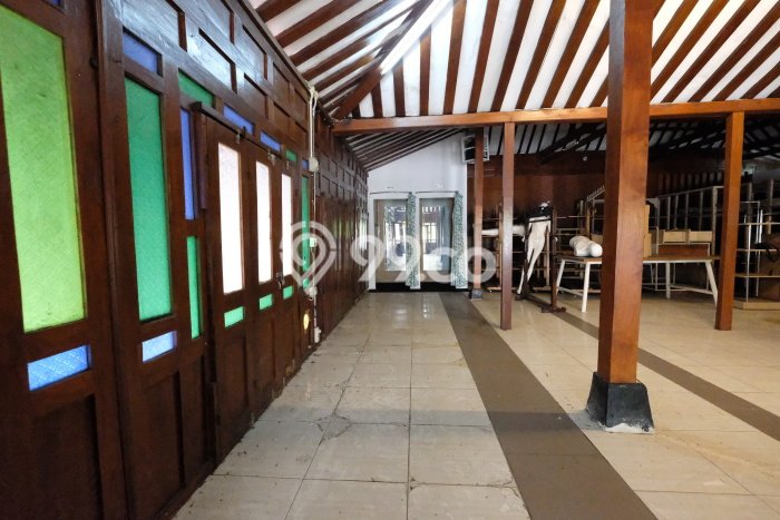 Komersial Dijual Lokasi Emas di Grogol Luas 235m2 Komersial Dijual Lokasi Emas di Grogol Luas 235m2