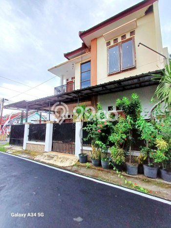 Jual Rumah Bagus Siap Huni LB 220m2 di Colomadu, Karanganyar Jual Rumah Bagus Siap Huni LB 220m2 di Colomadu, Karanganyar