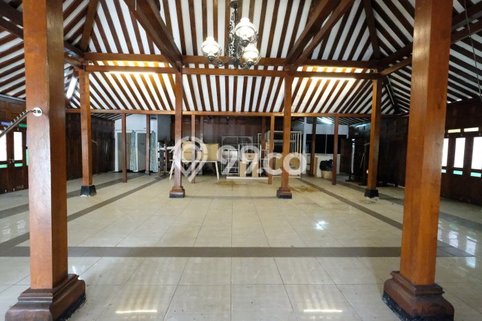 Komersial Dijual Lokasi Emas di Grogol Luas 235m2 Komersial Dijual Lokasi Emas di Grogol Luas 235m2