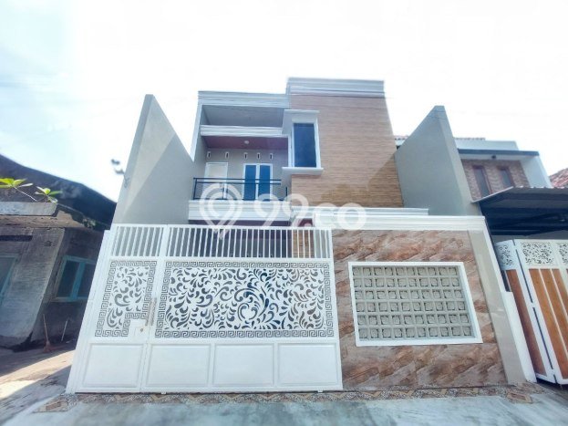 Jual Cepat Rumah 4 KT 4 KM di Kawasan Bisnis Banjarsari, Surakarta Jual Cepat Rumah 4 KT 4 KM di Kawasan Bisnis Banjarsari, Surakarta