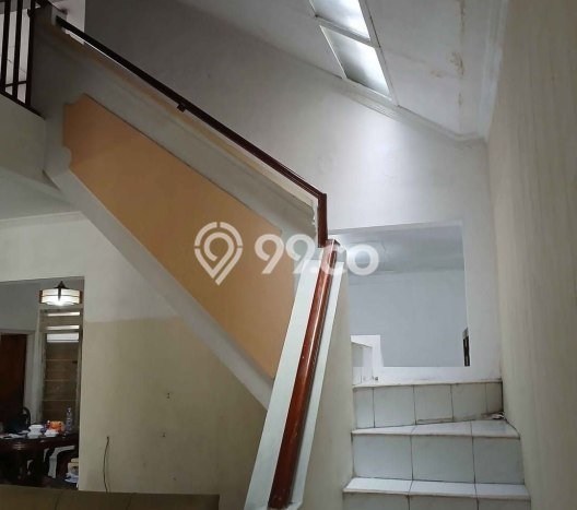 Rumah Strategis Modern Lb 215m2 di Banjarsari, Surakarta Rumah Strategis Modern Lb 215m2 di Banjarsari, Surakarta