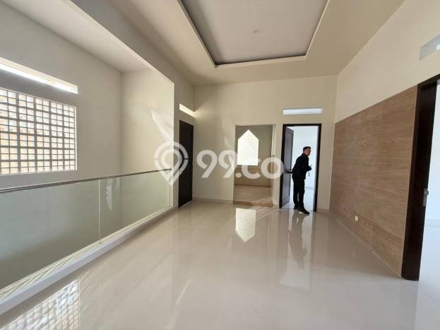 Rumah Mewah Siap Huni LT 260m2 di Banjarsari, Surakarta Rumah Mewah Siap Huni LT 260m2 di Banjarsari, Surakarta