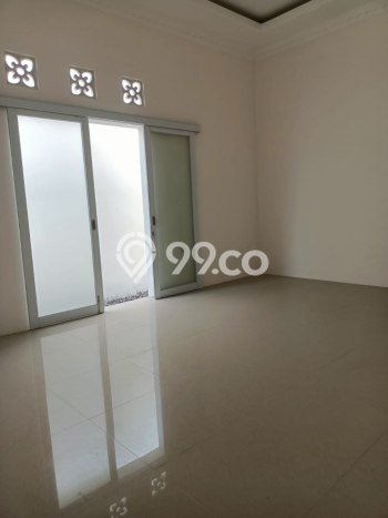 Rumah Terawat di Banjarsari, Surakarta, Luas Tanah 219m², Luas Bangunan 300m² Rumah Terawat di Banjarsari, Surakarta, Luas Tanah 219m², Luas Bangunan 300m²
