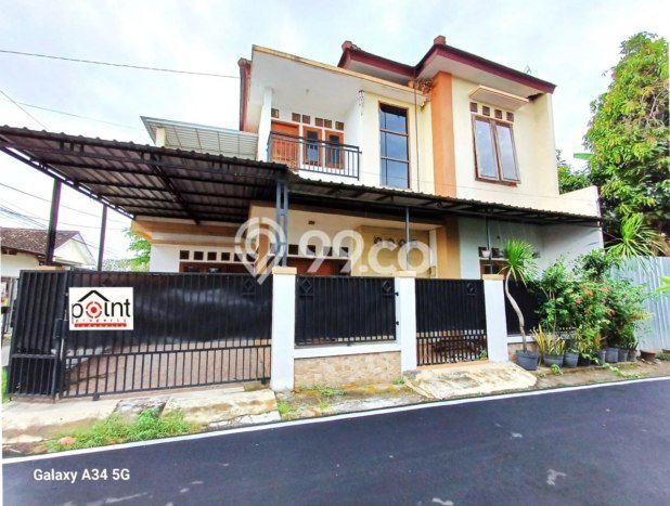Jual Rumah Bagus Siap Huni LB 220m2 di Colomadu, Karanganyar Jual Rumah Bagus Siap Huni LB 220m2 di Colomadu, Karanganyar