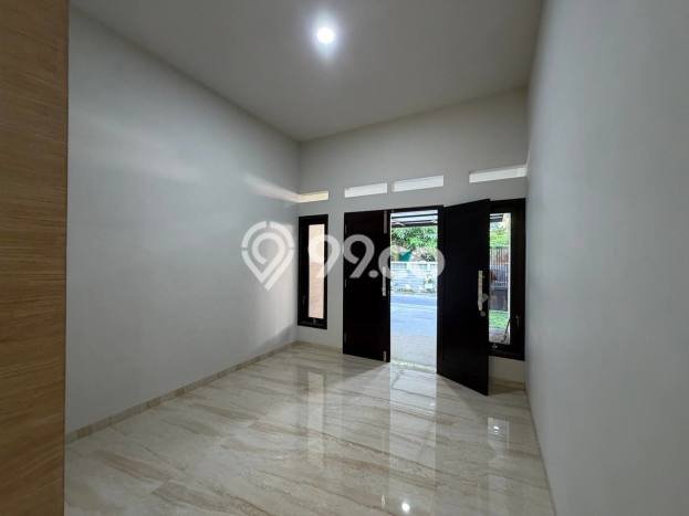 Rumah Mewah Siap Huni LT 260m2 di Banjarsari, Surakarta Rumah Mewah Siap Huni LT 260m2 di Banjarsari, Surakarta