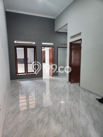 PROPERTI UNGGULAN! Rumah Strategis area Colomadu, Luas 111m² LB 7m² PROPERTI UNGGULAN! Rumah Strategis area Colomadu, Luas 111m² LB 7m²