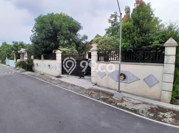 KESEMPATAN EMAS! Rumah di Colomadu, Karanganyar, Luas 382m² LB 110m² KESEMPATAN EMAS! Rumah di Colomadu, Karanganyar, Luas 382m² LB 110m²