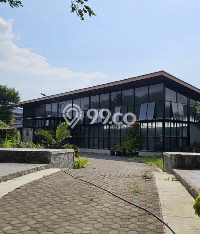 Area Ramai! Komersial Dijual di Colomadu untuk Bisnis Luas Bangunan 2650m2 Area Ramai! Komersial Dijual di Colomadu untuk Bisnis Luas Bangunan 2650m2
