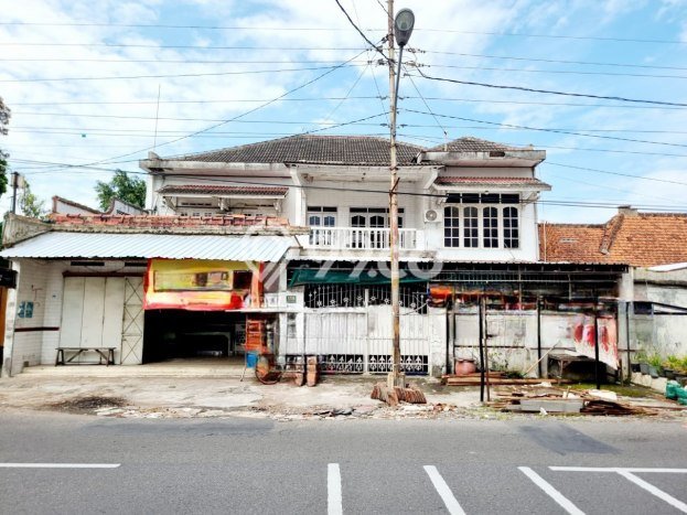 Siap Huni Hunian Elit 4 Kamar di Laweyan Dekat ke Mana Saja Siap Huni Hunian Elit 4 Kamar di Laweyan Dekat ke Mana Saja