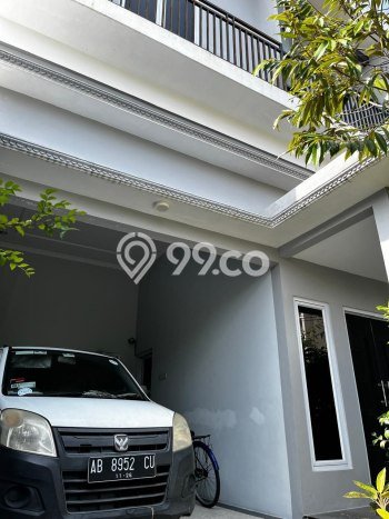 Rumah Modern Minimalis 4 Kamar Bisa Langsung Pindah di Kartasura Rumah Modern Minimalis 4 Kamar Bisa Langsung Pindah di Kartasura
