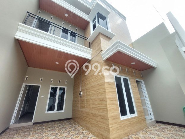 Jual Cepat Rumah 4 KT 4 KM di Kawasan Bisnis Banjarsari, Surakarta Jual Cepat Rumah 4 KT 4 KM di Kawasan Bisnis Banjarsari, Surakarta