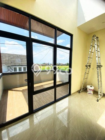 DIJUAL CEPAT! Rumah di Baki, Sukoharjo, Luas 105m2m² Bangunan 160m2m² HARGA NEGO! DIJUAL CEPAT! Rumah di Baki, Sukoharjo, Luas 105m2m² Bangunan 160m2m² HARGA NEGO!