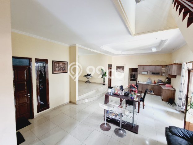 Dijual Rumah Premium dengan Fasilitas Sekitar Lengkap di Laweyan, Surakarta Dijual Rumah Premium dengan Fasilitas Sekitar Lengkap di Laweyan, Surakarta