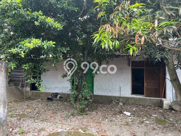 JUAL CEPAT! Rumah Siap Huni Area Strategis Jebres, Luas 586m2m² Bangunan 300m2m² JUAL CEPAT! Rumah Siap Huni Area Strategis Jebres, Luas 586m2m² Bangunan 300m2m²