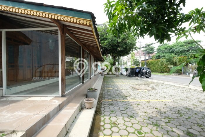 Komersial Dijual Lokasi Emas di Grogol Luas 235m2 Komersial Dijual Lokasi Emas di Grogol Luas 235m2