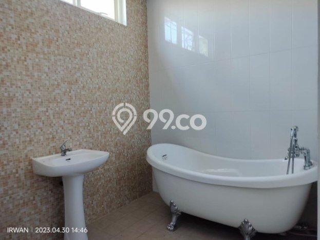 Jual Rumah Bagus Siap Huni LB 130m2 di Banjarsari, Surakarta Jual Rumah Bagus Siap Huni LB 130m2 di Banjarsari, Surakarta