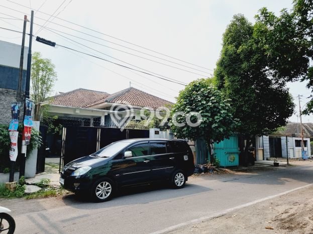 Rumah Eksklusif Siap Huni LT 839m2 di Laweyan, Surakarta Rumah Eksklusif Siap Huni LT 839m2 di Laweyan, Surakarta