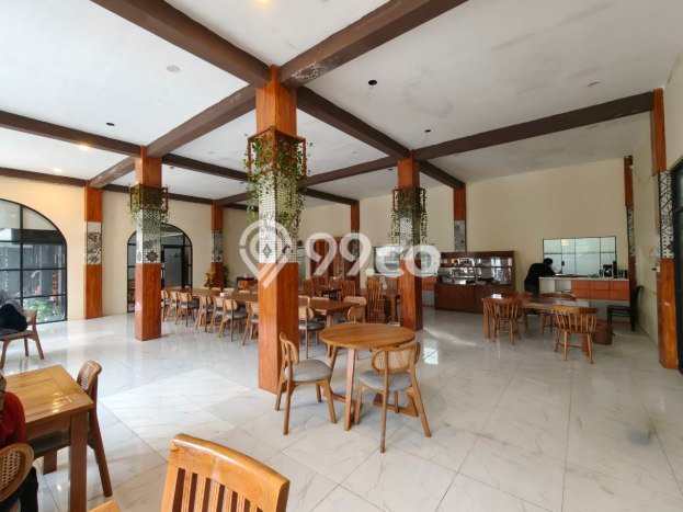 Area Ramai! Komersial Dijual di Laweyan untuk Bisnis Luas Bangunan 400m2 Area Ramai! Komersial Dijual di Laweyan untuk Bisnis Luas Bangunan 400m2
