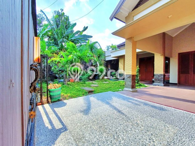 DIJUAL CEPAT! Rumah area Banjarsari, Surakarta, Luas 327m² LB 280m² HARGA NEGO! DIJUAL CEPAT! Rumah area Banjarsari, Surakarta, Luas 327m² LB 280m² HARGA NEGO!