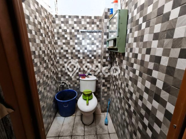 Jual Rumah Bagus Siap Huni LB 230m2 di Banjarsari, Surakarta Jual Rumah Bagus Siap Huni LB 230m2 di Banjarsari, Surakarta