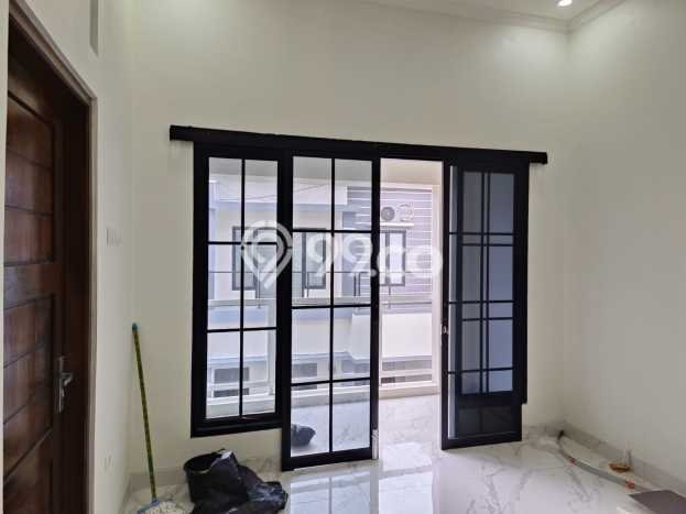 Rumah Lokasi Strategis area Colomadu, Karanganyar, Luas 70m² Bangunan 115m² Rumah Lokasi Strategis area Colomadu, Karanganyar, Luas 70m² Bangunan 115m²