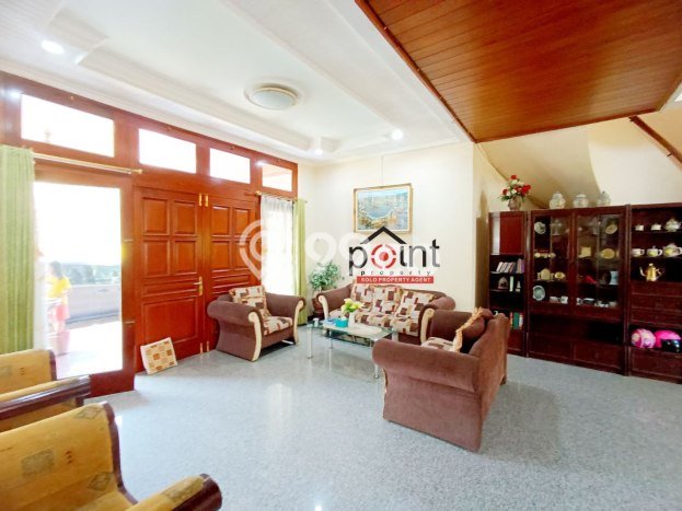 Rumah 6 KT 4 KM Lokasi Premium di Laweyan, Surakarta Rumah 6 KT 4 KM Lokasi Premium di Laweyan, Surakarta