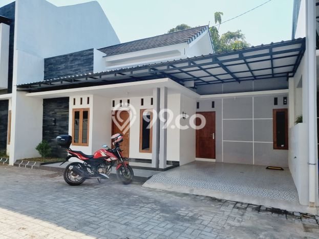 Rumah kawasan Colomadu, Dekat Pusat Kota, 2 KT, LT 71m² Bangunan 54m² Rumah kawasan Colomadu, Dekat Pusat Kota, 2 KT, LT 71m² Bangunan 54m²