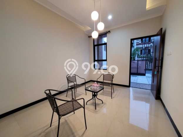 Rumah LB 220m² Dekat dengan Akses Transportasi, Semarang - Harga Menarik Rumah LB 220m² Dekat dengan Akses Transportasi, Semarang - Harga Menarik