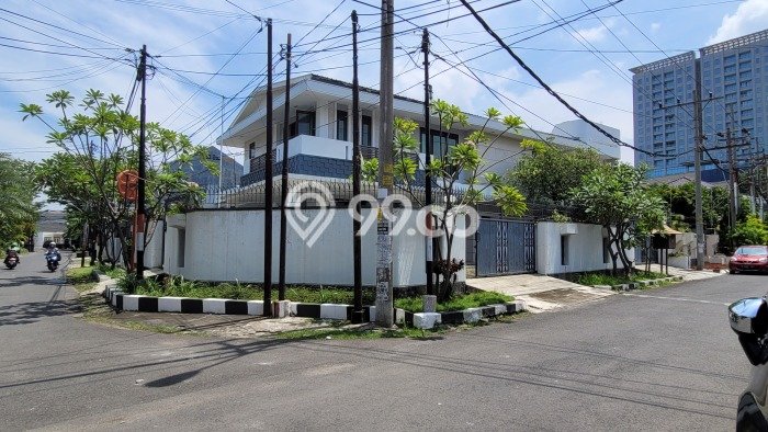 Rumah LT 353m² / LB 500m² Lokasi Premium di Semarang Tengah, Semarang Rumah LT 353m² / LB 500m² Lokasi Premium di Semarang Tengah, Semarang