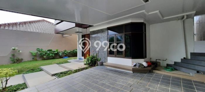 Hunian Mewah LT 367m² / LB 265m² di Kawasan Nyaman Banyumanik, Semarang Hunian Mewah LT 367m² / LB 265m² di Kawasan Nyaman Banyumanik, Semarang