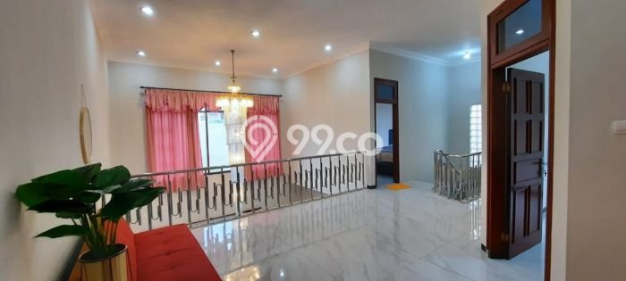 Hunian Mewah LT 367m² / LB 265m² di Kawasan Nyaman Banyumanik, Semarang Hunian Mewah LT 367m² / LB 265m² di Kawasan Nyaman Banyumanik, Semarang