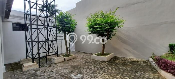 Hunian Mewah LT 367m² / LB 265m² di Kawasan Nyaman Banyumanik, Semarang Hunian Mewah LT 367m² / LB 265m² di Kawasan Nyaman Banyumanik, Semarang