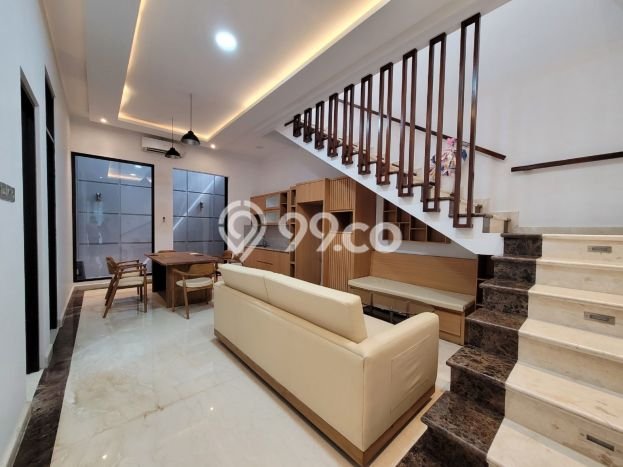 Dijual Rumah Mewah Megah Dengan View Eksklusif di Bukit Sari, Semarang Dijual Rumah Mewah Megah Dengan View Eksklusif di Bukit Sari, Semarang