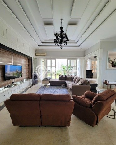 For Sale! Luxury House LT 500m2 Desain Elegan di Graha Padma For Sale! Luxury House LT 500m2 Desain Elegan di Graha Padma