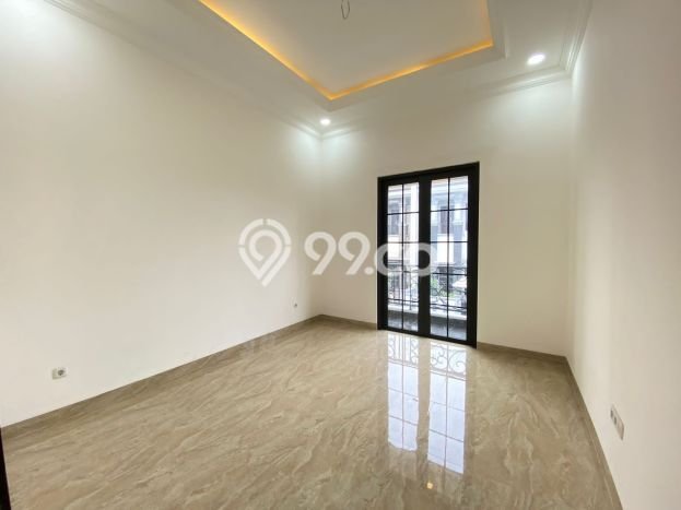 Dijual Rumah Luas Elegan Dengan View Cantik di Pondok Bambu, Jakarta Timur Dijual Rumah Luas Elegan Dengan View Cantik di Pondok Bambu, Jakarta Timur