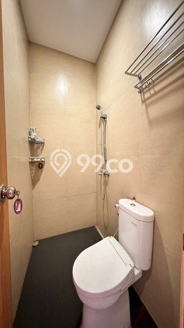 Rumah Siap Huni LT 170m² / LB 250m² di Kawasan Komersial Setu, Jakarta Timur Rumah Siap Huni LT 170m² / LB 250m² di Kawasan Komersial Setu, Jakarta Timur