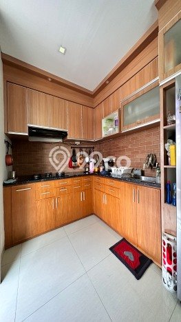 Rumah Siap Huni LT 170m² / LB 250m² di Kawasan Komersial Setu, Jakarta Timur Rumah Siap Huni LT 170m² / LB 250m² di Kawasan Komersial Setu, Jakarta Timur