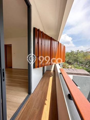 Rumah Mewah Siap Huni LT 134m2 di Duren Sawit, Jakarta Timur Rumah Mewah Siap Huni LT 134m2 di Duren Sawit, Jakarta Timur