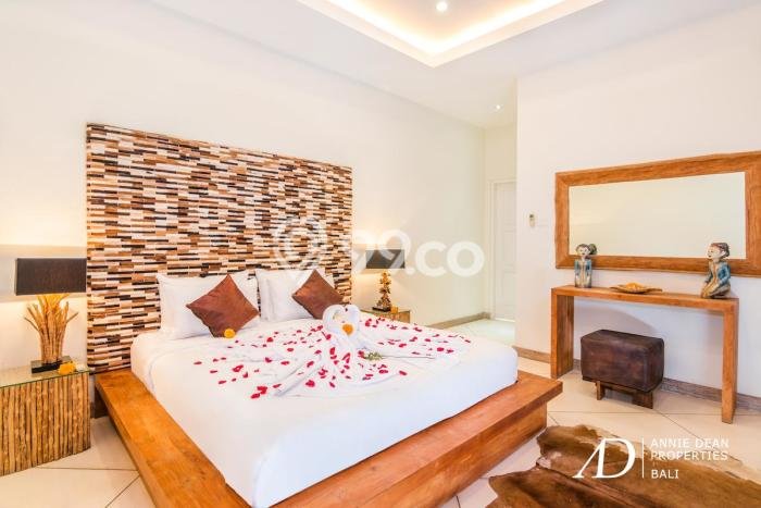 Hunian Mewah LB 220m2 Siap Pakai Desain Elegan di Seminyak, Badung Hunian Mewah LB 220m2 Siap Pakai Desain Elegan di Seminyak, Badung