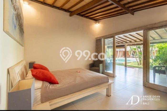DIJUAL! Vila Kawasan , Luas 677m2m², Akses ke Pusat Kota DIJUAL! Vila Kawasan , Luas 677m2m², Akses ke Pusat Kota
