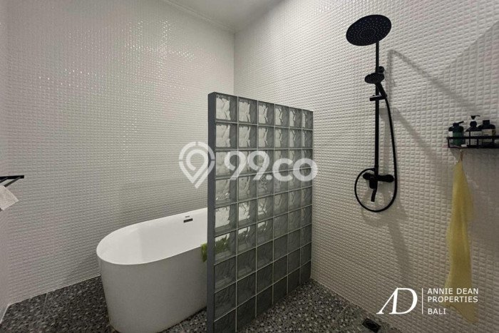 HOT DEAL! Vila Kawasan , Luas 410m2m², Lokasi Prima HOT DEAL! Vila Kawasan , Luas 410m2m², Lokasi Prima