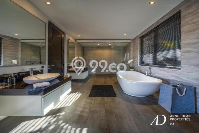 Ready to Use! Premium House LT 388m2 Desain Elegan di Seminyak Ready to Use! Premium House LT 388m2 Desain Elegan di Seminyak